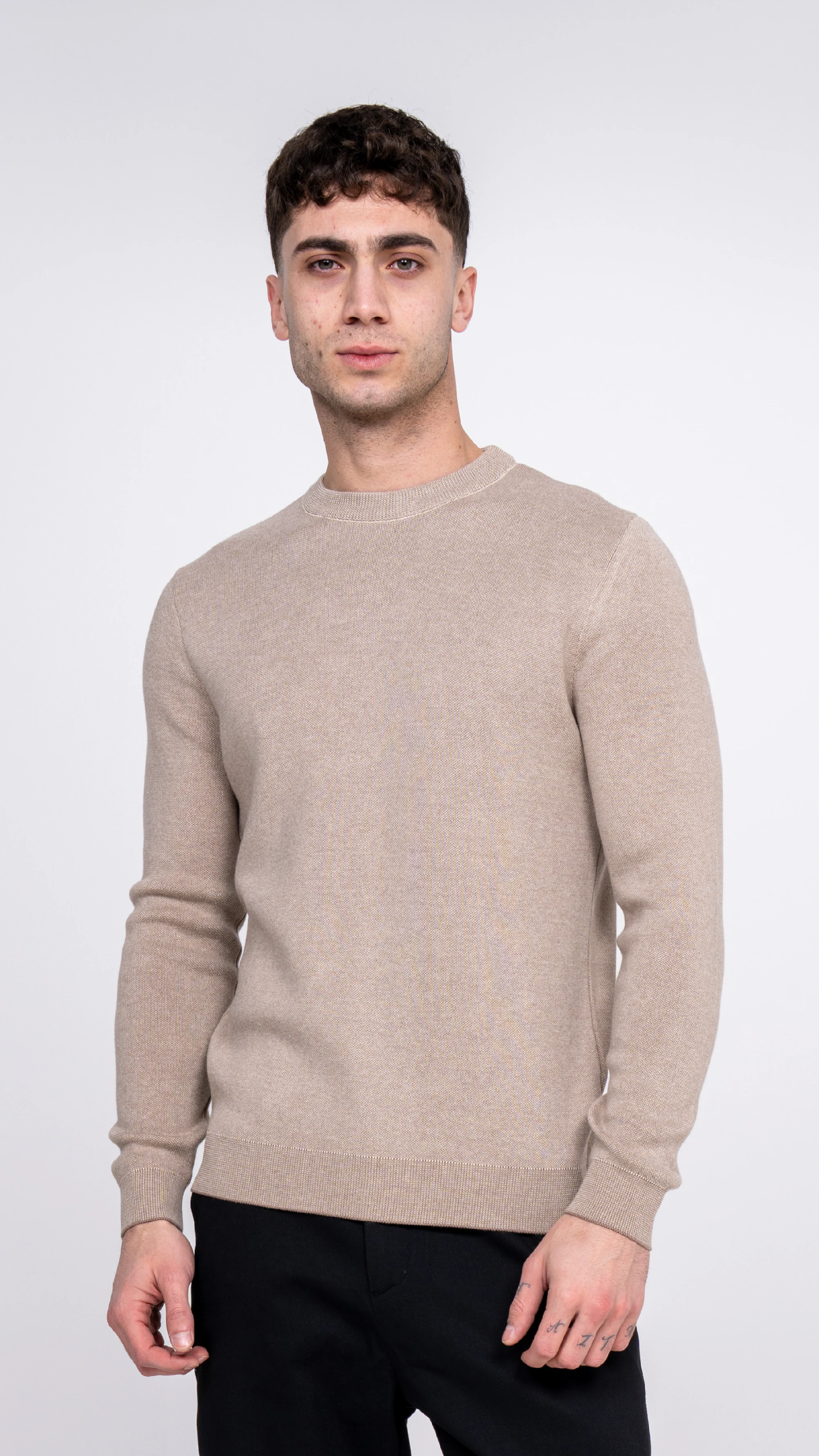 Round Neck Sweater..