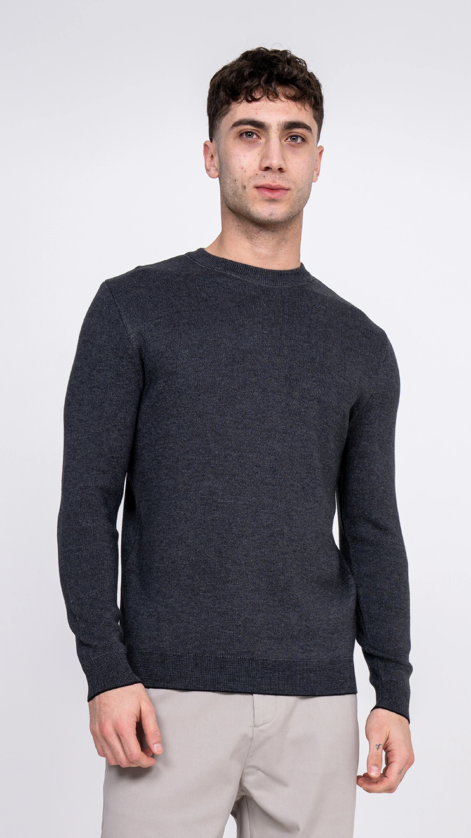 Round Neck Sweater..